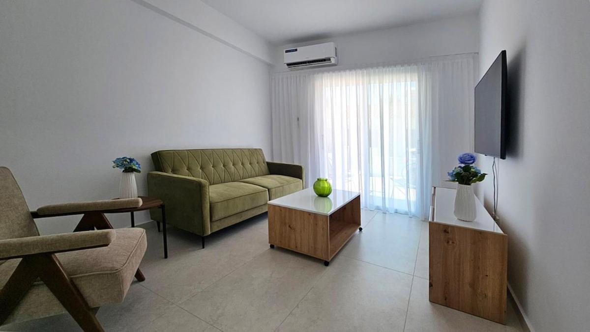 Phaedrus Living Olga * Pafos